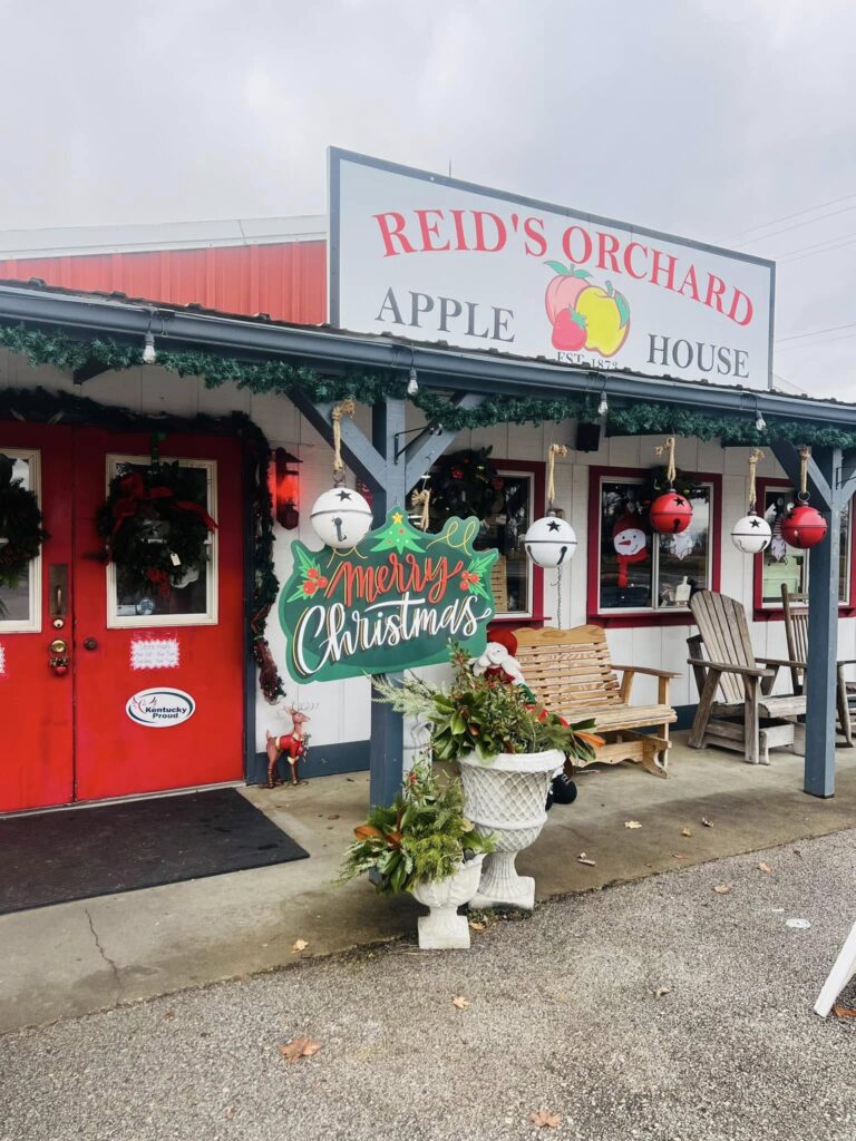 Reid's Orchard Apple House storefront
